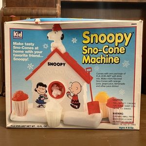 Vintage 90’s Snoopy snow cone machine